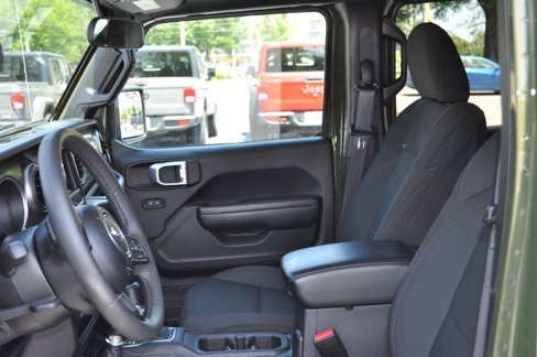 Used 2023 Jeep Wrangler Unlimited Sport image 7