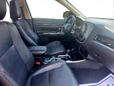 Used 2017 Mitsubishi Outlander GT image 15