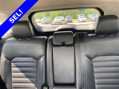 Used 2024 Ford Edge SEL image 9