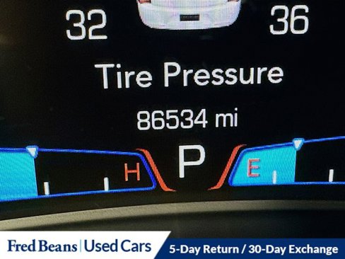 Used 2015 Chrysler 300 Limited w/ Driver Convenience Group image 28