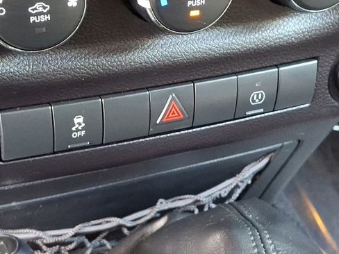 Used 2015 Jeep Wrangler Unlimited Sahara w/ Connectivity Group image 26