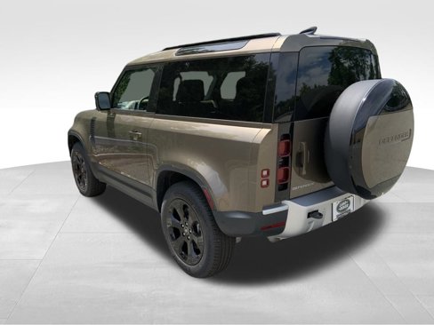 New 2025 Land Rover Defender 90 S image 6