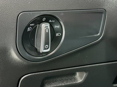 Used 2019 Volkswagen Tiguan SEL image 10