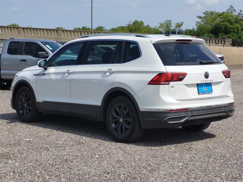 Used 2022 Volkswagen Tiguan SE w/ Panoramic Sunroof Package image 4