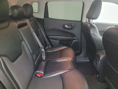 Used 2020 Jeep Compass Latitude image 19