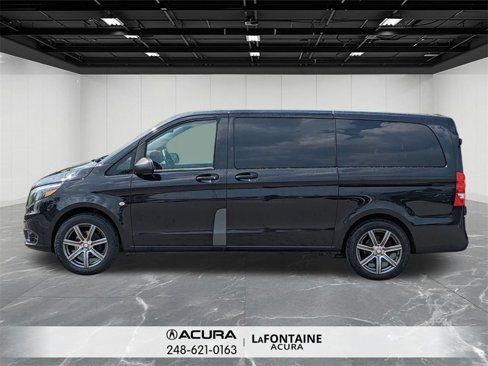 Used 2018 Mercedes-Benz Metris Passenger image 2