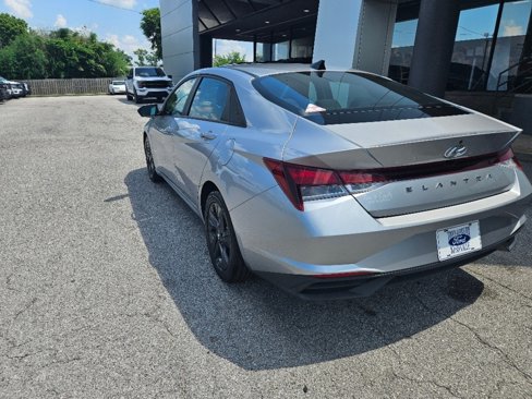 Used 2023 Hyundai Elantra SEL image 4