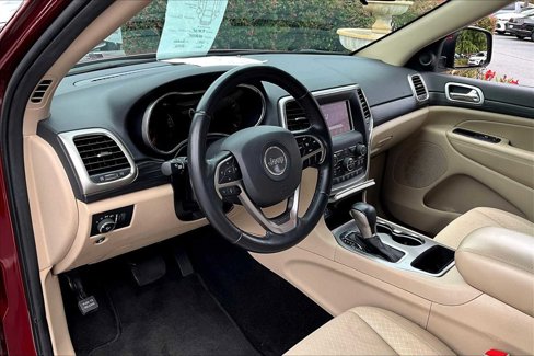Used 2021 Jeep Grand Cherokee Laredo image 16