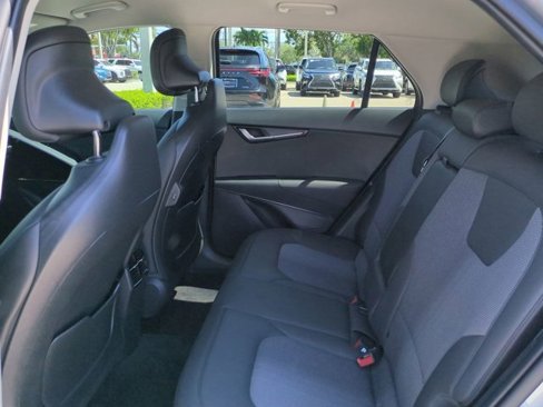Used 2024 Kia Niro EX image 12