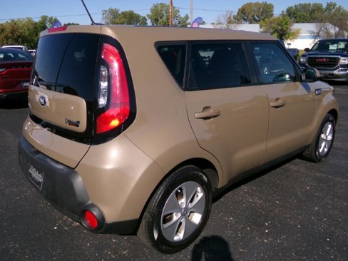 Used 2016 Kia Soul w/ Convenience Package image 3