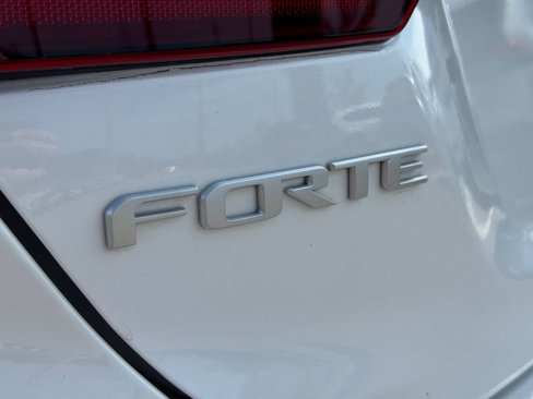 Used 2024 Kia Forte GT-Line w/ GT-Line Premium Package image 14