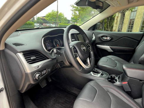 Used 2018 Jeep Cherokee Trailhawk w/ Quick Order Package 27L image 35