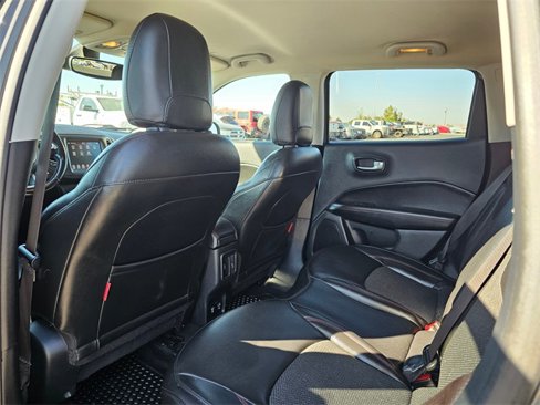 Used 2020 Jeep Compass Trailhawk image 12