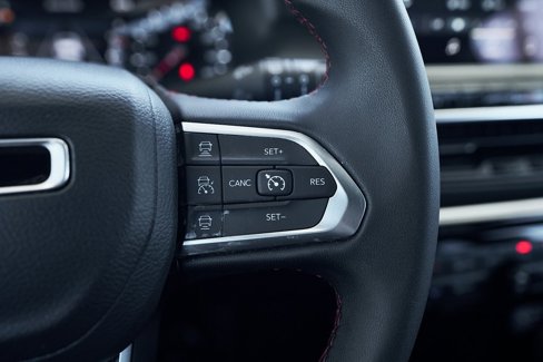 Used 2024 Jeep Compass Trailhawk image 38