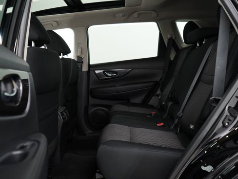 Used 2020 Nissan Rogue SV image 13