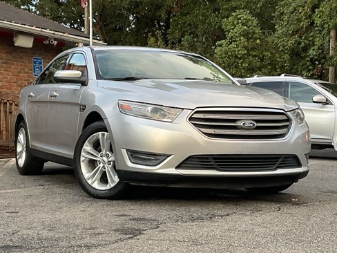 Used 2013 Ford Taurus SEL image 3