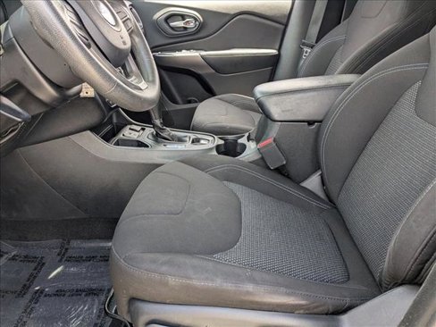Used 2019 Jeep Cherokee Latitude w/ Popular Appearance Group image 15