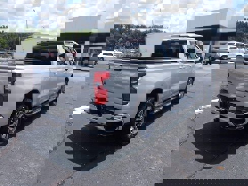 Used 2022 Chevrolet Silverado 1500 RST image 3