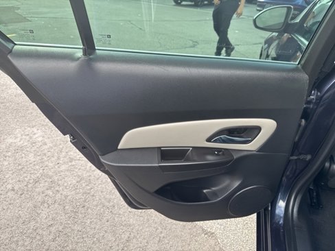 Used 2014 Chevrolet Cruze LT image 34