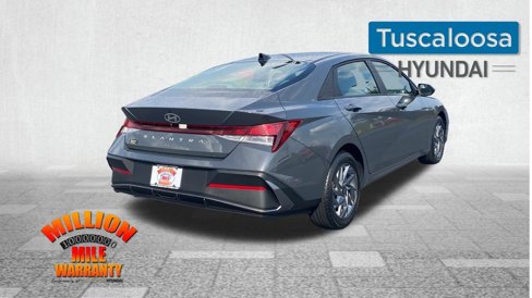 Used 2024 Hyundai Elantra SEL image 9