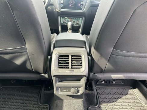 Used 2020 Volkswagen Tiguan SEL Premium R-Line image 36