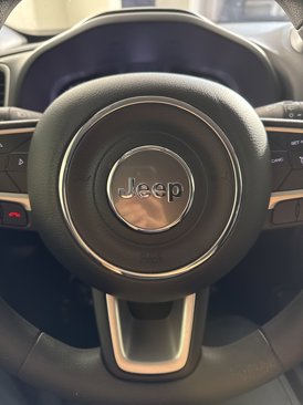 Used 2021 Jeep Renegade Sport image 32