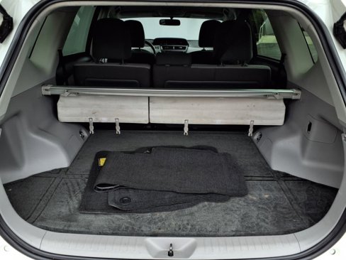 Used 2016 Toyota Prius V Three image 19