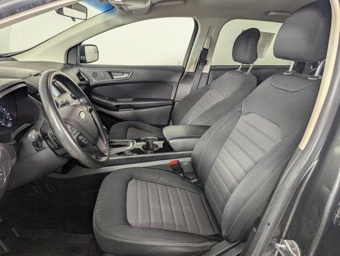 Used 2018 Ford Edge SE image 15