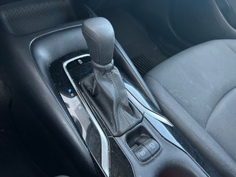 Used 2022 Toyota Corolla LE image 25