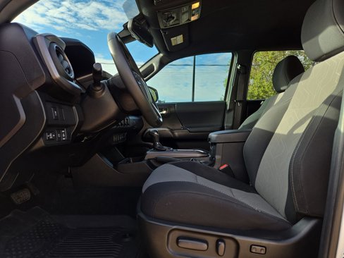 Used 2023 Toyota Tacoma TRD Off-Road image 16