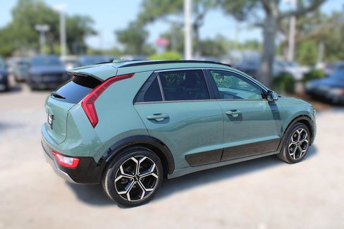 Certified 2023 Kia Niro EX Touring image 6