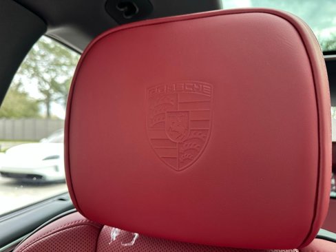 Used 2025 Porsche Macan image 16
