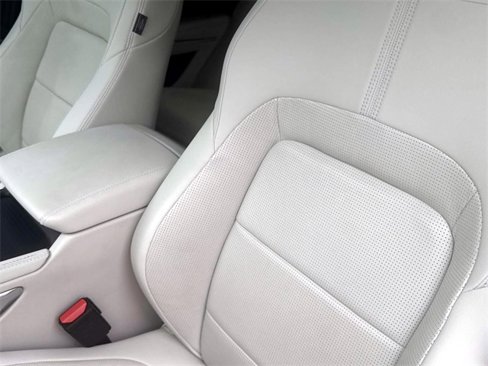 New 2025 Jaguar F-PACE R-Dynamic S image 17