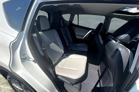 Used 2018 Toyota RAV4 Limited image 25