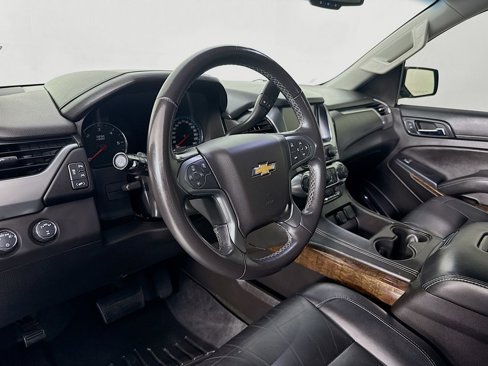 Used 2017 Chevrolet Suburban LT image 9