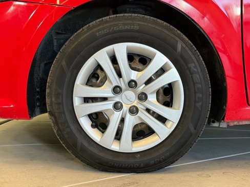 Used 2020 Chevrolet Sonic LT image 23
