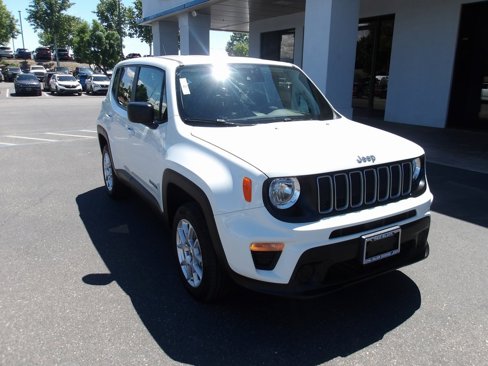 Used 2023 Jeep Renegade Latitude image 2