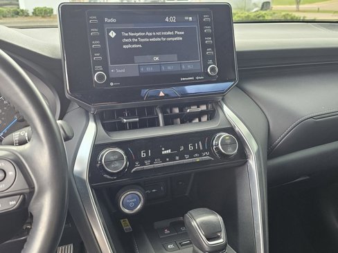 Used 2021 Toyota Venza LE w/ Carpet Mat Package (TMS) image 9