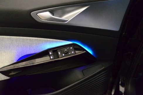 Used 2023 Volkswagen ID.4 Pro image 9