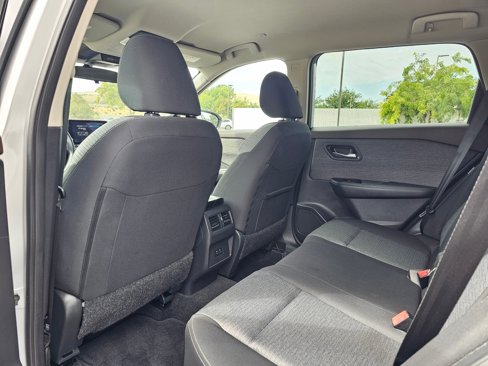 Used 2023 Nissan Rogue SV image 12