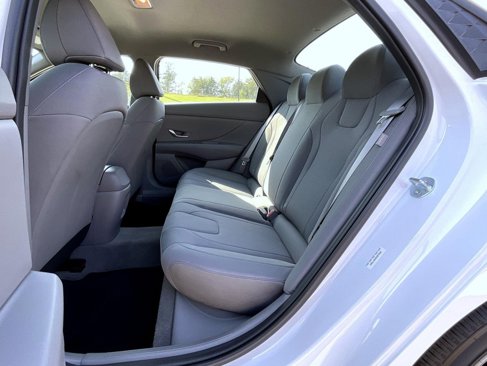 Certified 2025 Hyundai Elantra SE image 20