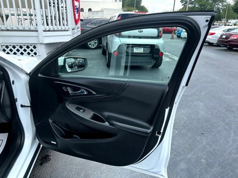 Used 2016 Chevrolet Malibu LT w/ Leather Package image 19