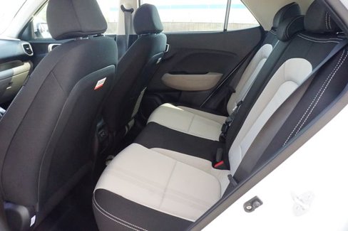 New 2025 Hyundai Venue SEL image 20