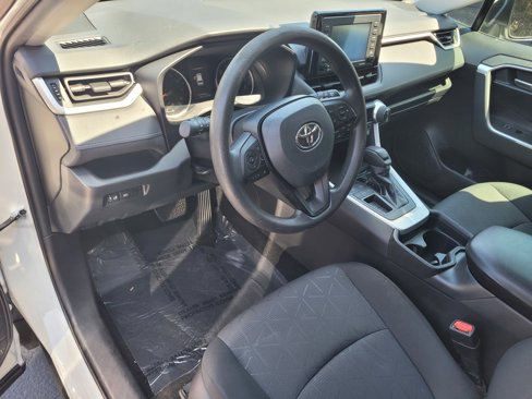 Used 2021 Toyota RAV4 XLE image 13