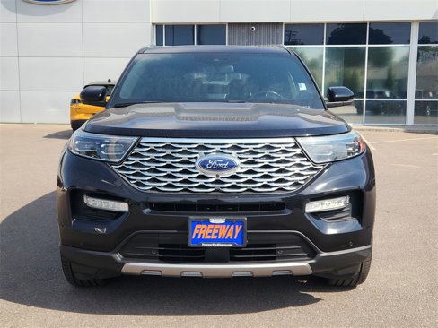 Used 2020 Ford Explorer Platinum w/ Premium Technology Package image 4