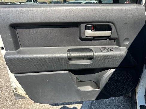 Used 2010 Toyota FJ Cruiser 4WD image 21