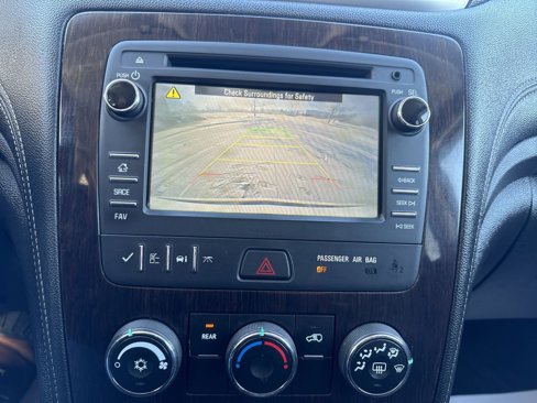 Used 2016 Chevrolet Traverse LT image 18