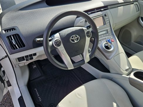 Used 2015 Toyota Prius Three image 12