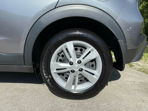 Used 2024 Nissan Kicks S image 9