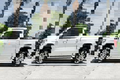 Used 2021 GMC Sierra 1500 Denali w/ Denali Premium Package image 3